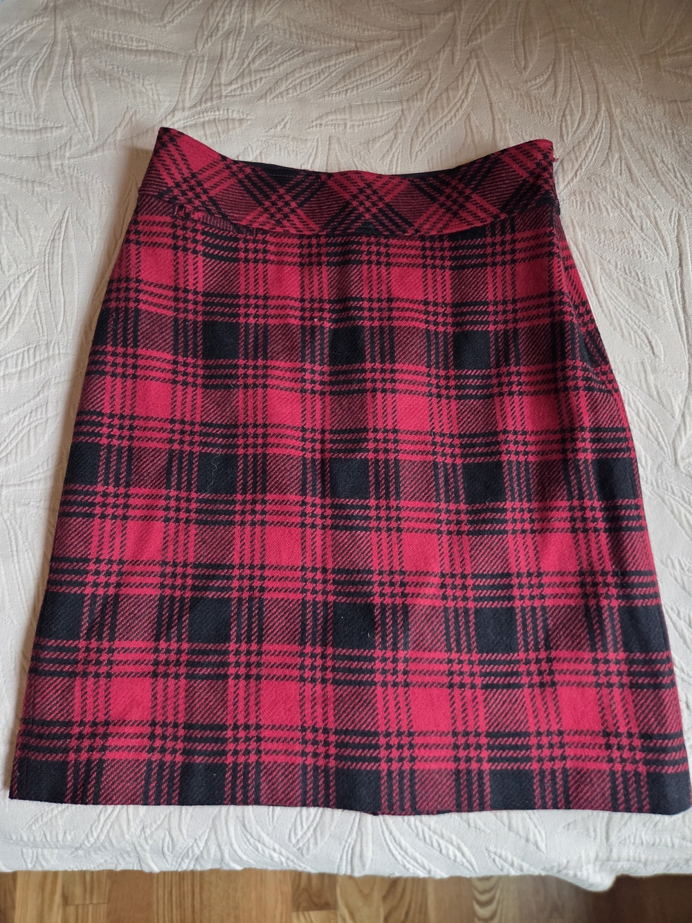 Classic L.L.Bean Plaid A-Line Wool Skirt in Red and Black